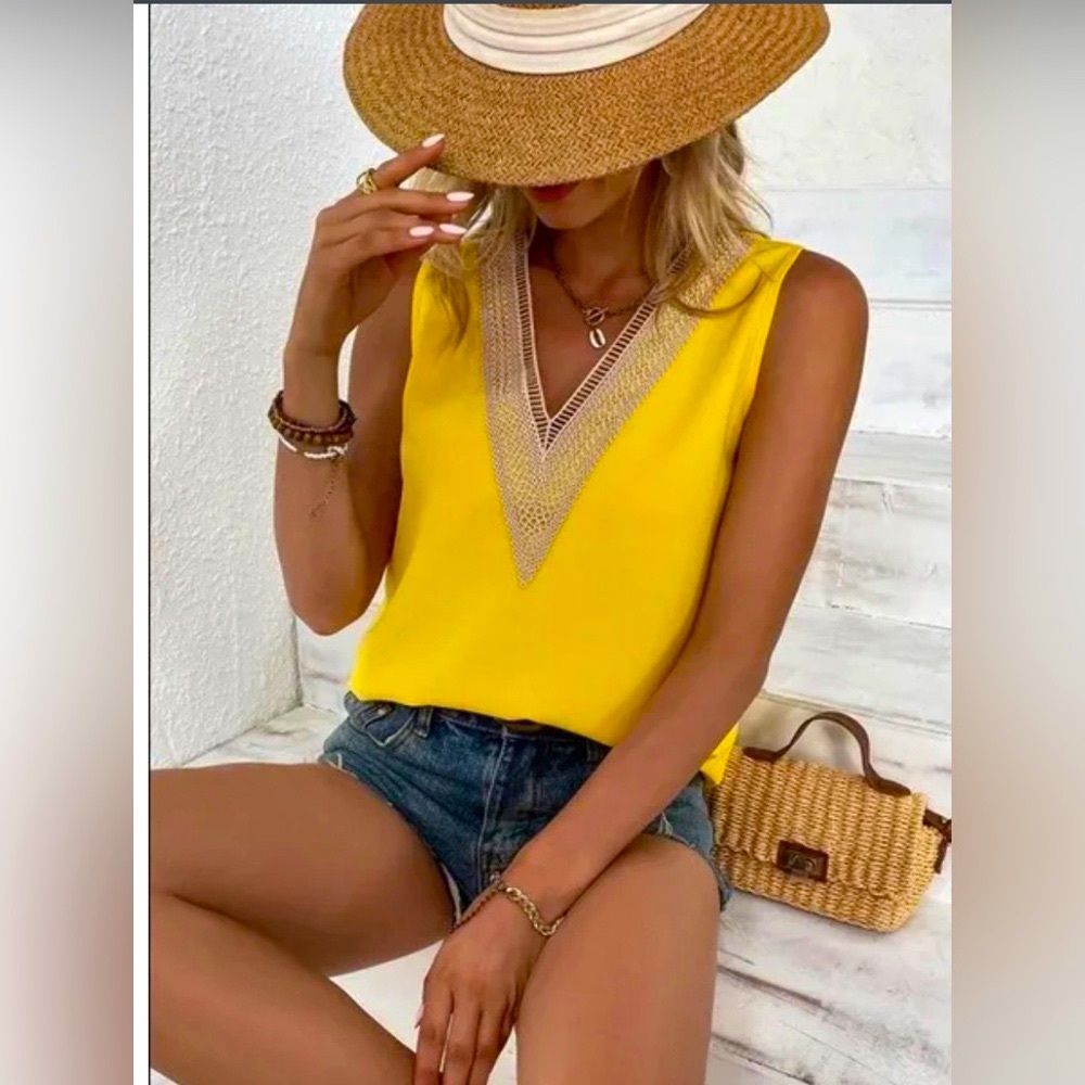 New Yellow Appliqué Lightweight Boho Top Sz S